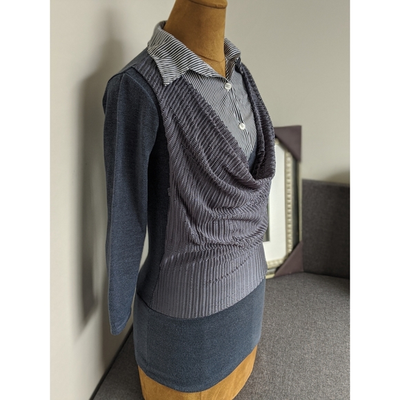 Sophisticated Top - Picture 2 of 4